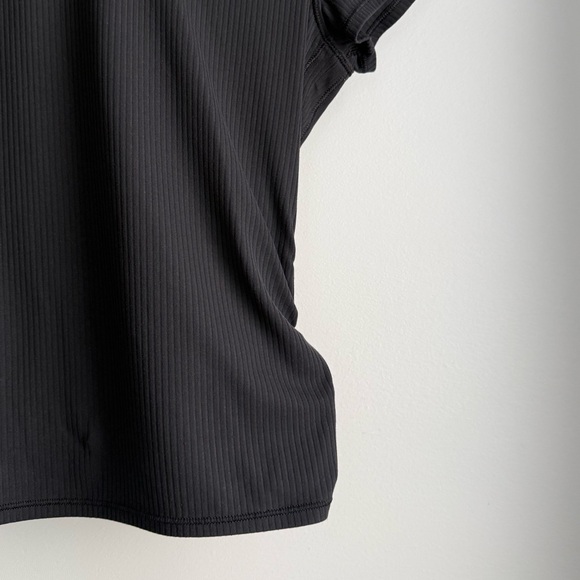 lululemon all it takes back-twist short sleeve - Picture 5 of 14